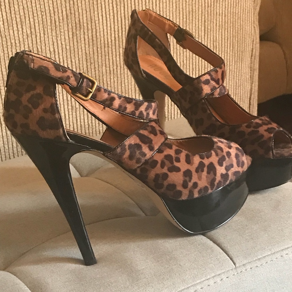 Leopard shoe